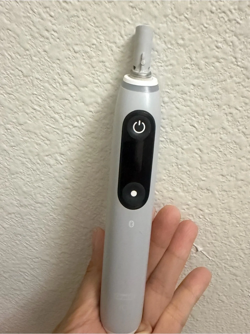 Electric Oral Care Handle in Light Gray iO6